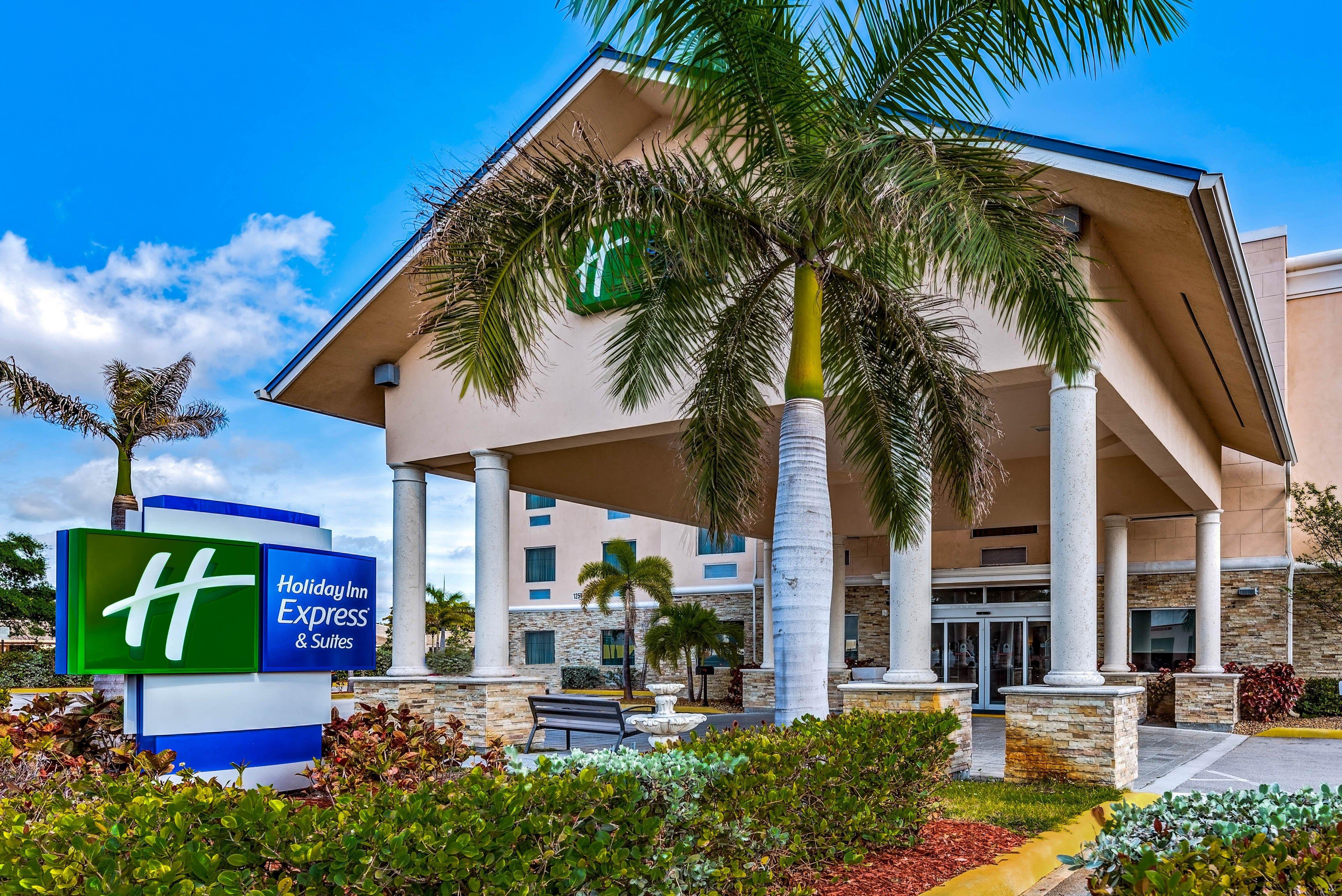 Holiday Inn Express & Suites Lantana By Ihg Exterior foto